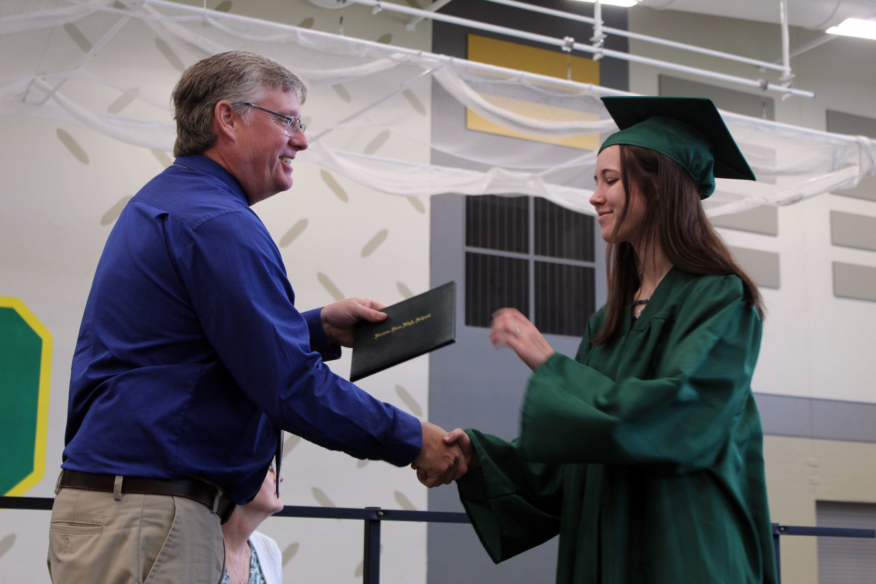 060219-ctzn-news-bd-grad050.jpg